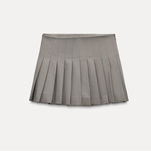 Zara Pleated Skort features a high waist, wrap front, side buckle, pleat details - Picture 2 of 16
